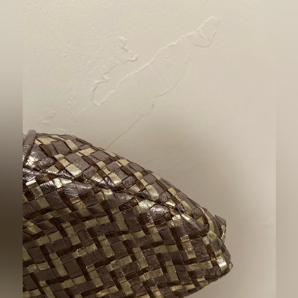 Elliot Lucca~Vtg~Metallic~Bronze/Gold/Taupe~Woven~Soft Leather~Crossbody~Handbag - Picture 10 of 16